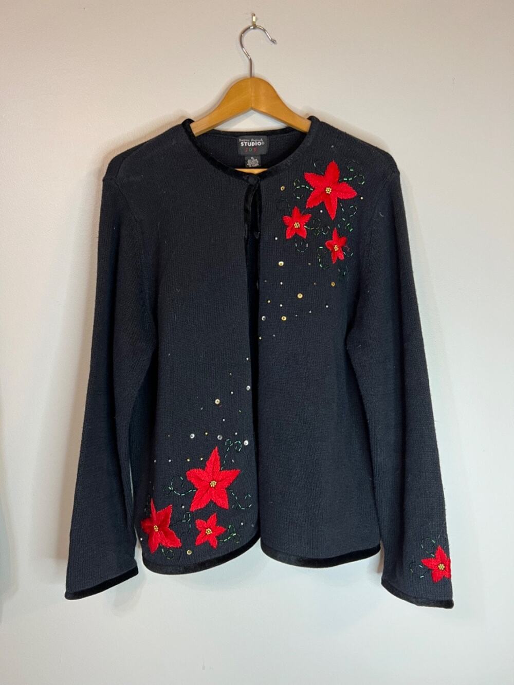 VTG Studio Joy Black Poinsettia Embroidered Sequin Button Cardigan Sweater XL